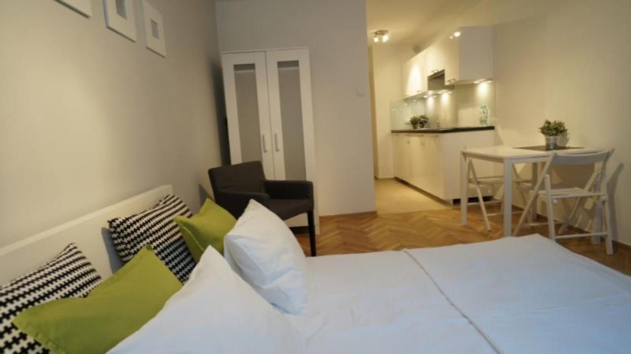 Bagno 16 . Air conditioning . Varsavia Esterno foto