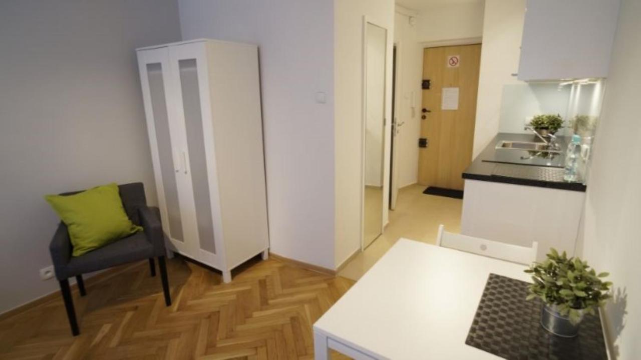 Bagno 16 . Air conditioning . Varsavia Esterno foto