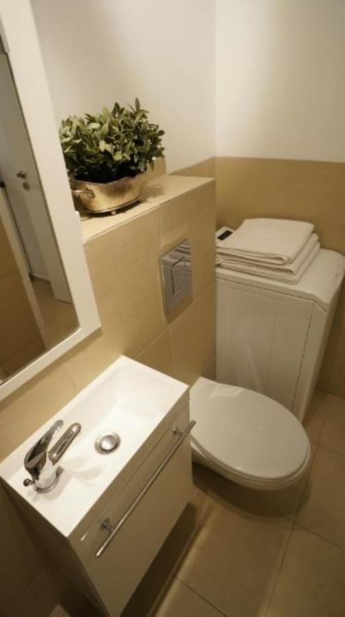 Bagno 16 . Air conditioning . Varsavia Esterno foto